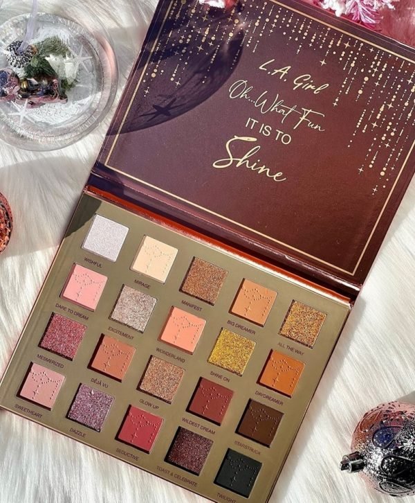 DAZZLE ALL THE WAY PALETTE