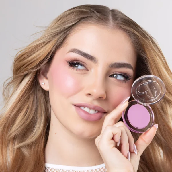 stay blushin cute - dare me - Imagen 3